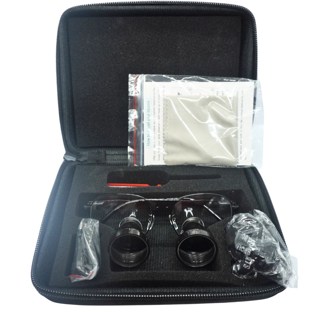 HiperLupa TT355 İnce Çerçeve TTL 3.5X Büyüteç Gözlük Siyah Sabit Pupil Mesafeli Odak Merceği Ayarlanabilir Çantalı HiperLupa TT355 İnce Çerçeve TTL 3.5X Büyüteç Gözlük Siyah Sabit Pupil Mesafeli Odak Merceği Ayarlanabilir Çantalı